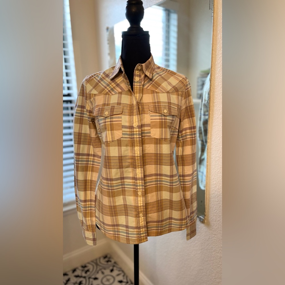 Women's Tan Levi’s Flannel Shirt Size Small